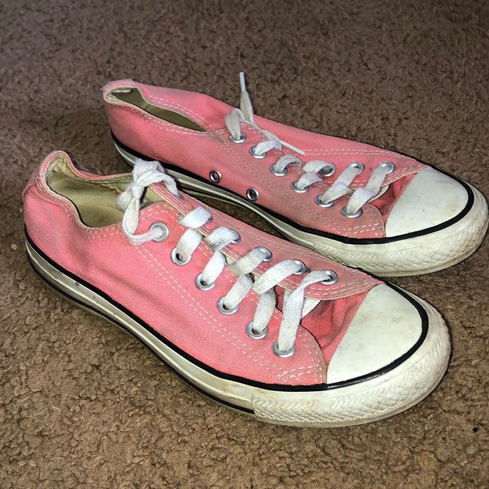 Pink all star converse! - Picture 2 of 4